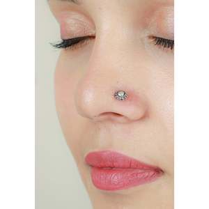 Piercing Nasal de Plata 925, Diseño Vintage Nazakat Sol, Joyería Infantil, Material Principal Aleación de Titanio, Acero Inoxidable y Ópalo - Product Image 2
