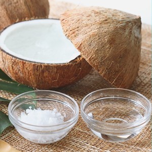 Top choix huile de noix de coco de qualité cosmétique en gros huile de coco pour les soins de la peau du corps et le traitement des cheveux - Product Image 3