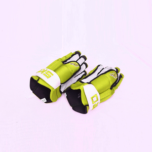 Équipement de hockey sur glace Service OEM Gants de hockey sur glace Gants de hockey sur glace de haute qualité fabriqués par des professionnels - Product Image 1