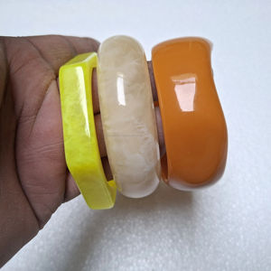 Bracelets ronds en résine de haute qualité, nouvelle arrivée, vente en gros au prix de gros à 100% en provenance d'Inde - Product Image 1
