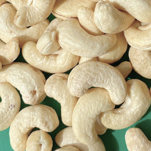 Meilleur prix Noix de cajou Noix de cajou en gros Noix de cajou brutes en gros Exportées vers Dubaï, UE, Moyen-Orient - Product Image 1