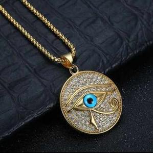 Collar con colgante redondo de ojo de Horus de oro de 14 quilates a la moda con diamante de moissanita para hombres y mujeres, joyería de estilo egipcio al por mayor - Product Image 3