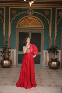 Vestido de fiesta para mujer de nuevo diseño más vendido hermoso vestido con mangas de diseñador disponible a precio mayorista de la India - Product Image 4