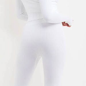 Logo personnalisé Nouveaux ensembles de yoga 3 pièces à séchage rapide de couleur unie/Meilleur design Ensemble de yoga 3 pièces pour l'entraînement physique pour femmes - Product Image 6