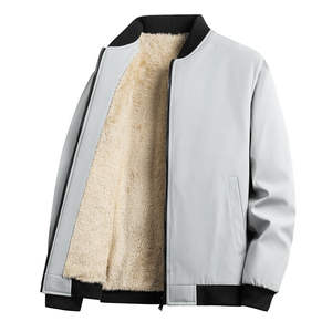 Chaqueta de aventura ligera para todo clima con características ajustables y chaqueta polar de diseño moderno para hombre - Product Image 1