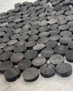 Boutons ronds plats faits à la main en corne de buffle écologiques pour chemises, costumes et blazers - Product Image 3