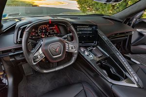 Corvette Z06 Cabriolet 2023 ~4 200 milles, moteur V8 LT6 de 670 ch, finition 3LZ, peu modifiée - Product Image 3