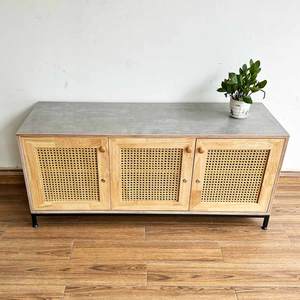 Mueble Minimalista para Sala de Estar KTB68130, Gabinete Decorativo para Entrada con Estructura de Madera Contrachapada y Hierro, con Pantalla de Bambú Tejido - Product Image 4