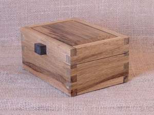 Caja rectangular de madera de sándalo personalizada, embalaje de regalo pulido para regalos de boda - Product Image 5