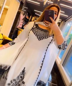 Ropa Africana Hermoso estilo árabe Boutique Diseño Gharara Casual Long Off White Tenedor Estilo Negro 2 piezas - Product Image 5