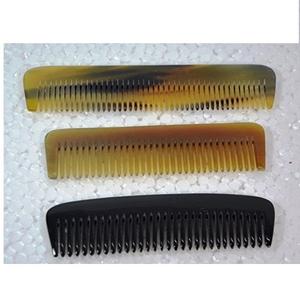 Peine de Cuerno Natural Premium Hecho a Mano con Dientes Finos y Anchos, Peine de Cuerno de Búfalo Hecho a Mano para Peinar el Cabello Disponible - Product Image 5