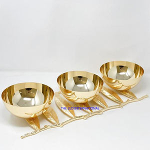 Base chapada en oro Diseño de forma de hoja Cuenco decorativo redondo Acero inoxidable Latón Metal Cuenco de alta calidad - Product Image 1