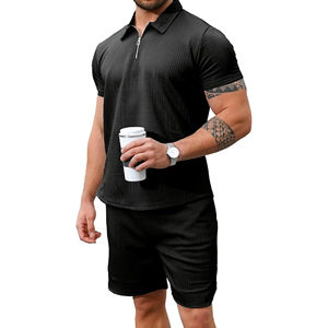 Traje de gimnasio de dos piezas para hombre, camiseta y pantalones cortos a juego, ajuste cómodo, perfecto para entrenamientos y ropa informal de verano - Product Image 2