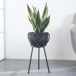 Pot de fleurs personnalisé de conception sobre simple décor à la maison coin latéral jardinières noires et dorées - Product Image 2