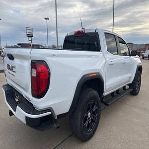 GMC Canyon 2024 d'occasion en parfait état - Product Image 3