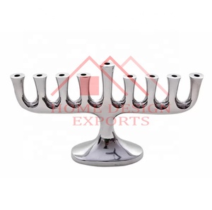 Bougeoir Menorah en aluminium pour décorations de tables de mariage Bougeoir Menorah 9 en métal - Product Image 1
