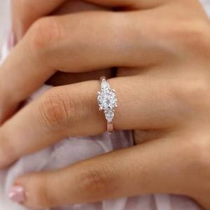 Anillo de diamante cultivado en laboratorio redondo IGI, anillo de diamante creado en laboratorio de oro blanco de 14 quilates para boda y anillo o banda de compromiso - Product Image 2