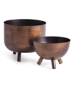 Macetas de tendencia industrial Diseño clásico Metal Aluminio Tamaño personalizado Forma Color Usos en la decoración del hogar y artículos de jardín - Product Image 2