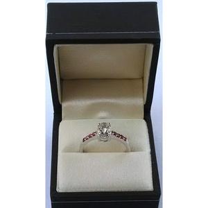 Bague romantique en pierres précieuses avec topaze blanche et grenat, taille princesse, sertie en bélière, plaquée rhodium, bijoux - Product Image 1