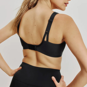 Ensemble de sport 2 pièces pour femme : Haut de sport léger à dos croisé et short taille haute de yoga, couleur unie - Product Image 3