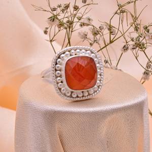 Bague en argent Sterling 925 faite à la main avec pierre précieuse de cornaline rouge à facettes conception de bordure perlée Vintage bijoux en gros pour les femmes - Product Image 3