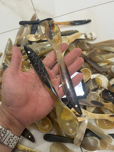 Peigne en corne de buffle du Vietnam Artisan fait à la main artisanat poli naturel accessoire décoratif rustique Souvenir cadeau écologique - Product Image 2