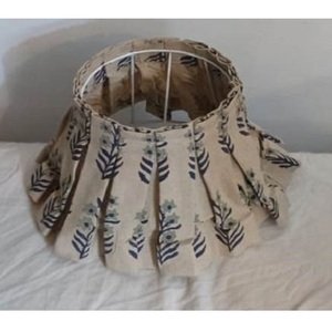 โคมไฟกระโปรงพลีทผ้าไหมคอตตอนสีสวยสำหรับโคมไฟตั้งโต๊ะเข้ากันได้กับที่ยึดหลอดไฟ E27ที่มีวงแหวนลดพลาสติก - Product Image 1