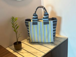 Bolso de mano plegable resistente al agua ecológico de nailon reciclado de gran capacidad, conjunto de bolso de compras a rayas con cierre de cremallera y mango suave - Product Image 6