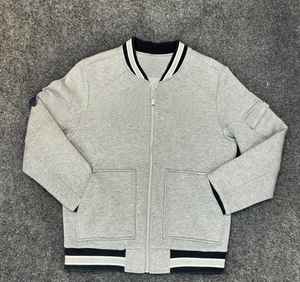 Chaqueta Universitaria Vintage Personalizable, 100% Lana, Reversible, Talla XS, Bordada, Botones de Mezclilla 3D, Servicio OEM Disponible - Product Image 1