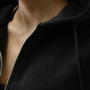 Sweats à capuche personnalisés en gros pour femmes, polyester, fabricant, design personnalisé, sweats à capuche courts brodés pour femmes - Product Image 4
