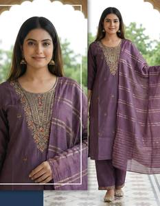 Elegante Kurti de Viscosa Vetican para Mujer con Palazzo, Ropa Étnica Elegante para la Universidad, Oficina y Conjunto Étnico de Oficina con Palazzo - Product Image 3