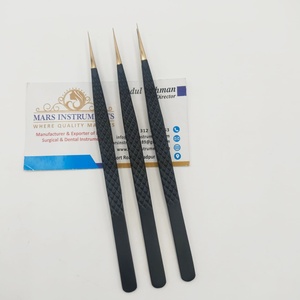 Pinzas de Aislamiento Rectas con Punta Dorada en Negro Mate para Extensiones de Pestañas, Pinzas con Punta de Fibra - Product Image 2