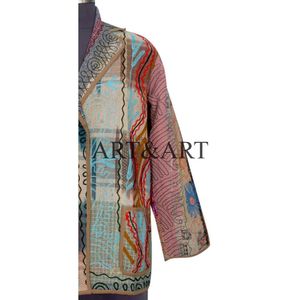 Magnifique manteau d'hiver en tricot pour femmes, veste Kantha brodée à la main, design patchwork, rembourrage en coton matelassé - Product Image 6