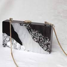 Bolso de Mano de Resina Hecho a Mano con Diseño de Color Único, Elegante Bolso de Mano de Resina con Textura Suave de Primera Calidad - Product Image 5