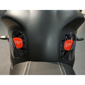 2 protezioni laterali per serbatoio 3D compatibili con Triumph Street Triple 2013-2021 - Product Image 3