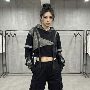 Sudadera con Capucha para Mujer, Estilo Urbano Vanguardista, Tejido French Terry Grueso, Diseño Desgastado, con Logotipo Frontal Bordado en 3D - Product Image 1