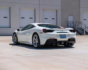 Ferrari 488 GTB 2018 d'occasion en excellent état, disponible en conduite à gauche et à droite - Product Image 5