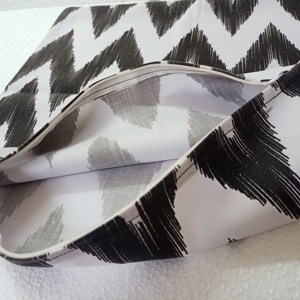 Fundas de cojines impresas de seda pura hechas a medida ideales para reventa en tiendas de textiles para el hogar y muebles para el hogar para reventa - Product Image 5