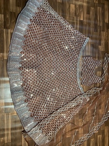 ชุดเลเฮนกาอินเดียแบบพรีเมียม ประดับด้วยผ้าเน็ต ดีไซน์เนอร์บอแลวีดี สำหรับงานปาร์ตี้ งานแต่งงาน ขายดีที่สุด แฟชั่นสำหรับผู้หญิง ชุดสำหรับงานเทศกาล - Product Image 2