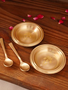 Bol décoratif en métal finition dorée, élégant, fait à la main, pièce maîtresse pour la table à manger, le salon et la décoration de la maison - Product Image 3