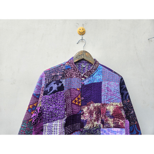 Chaqueta acolchada de retales de seda morada profunda hecha a mano india, chaqueta de invierno para mujer, chaqueta de seda de calidad, ajuste cómodo y duradero - Product Image 4