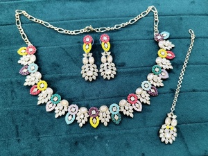 Collar multiétnico Chapado en sombra de gran venta para pendientes de araña de boda con Material de aleación de piedras de circón - Product Image 2