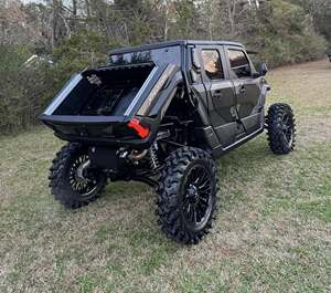 Polaris Xpedition 1000 XP Crew 4WD UTV con Neumáticos 35x12.50R17, Transmisión Automática, Certificado por la EPA - Product Image 2