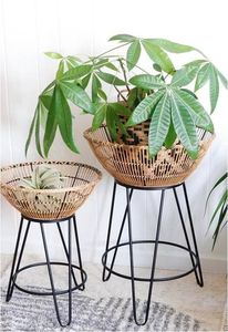 Panier de jardinière en rotin élégant fait à la main avec tissage naturel parfait pour les plantes d'intérieur balcons extérieurs - Product Image 2