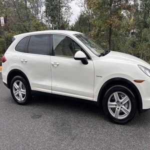 2011 POR SCHE CAYENNE S AWD - Product Image 1