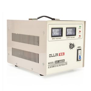 Stabilisateur de tension servo 3 kVA monophasé AC OLLIN SVC-3000VA avec écran LCD en cuivre, protection contre les surtensions 50/60 Hz pour la maison et le bureau - Product Image 1