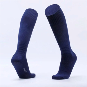 Chaussettes à prix de gros avec logo personnalisé Chaussettes en coton coloré de haute qualité pour hommes Fabriquées au Pakistan - Product Image 5