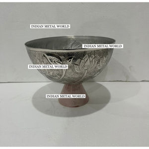 Bol de service de bonbons de table de la meilleure qualité Bol à chocolat en métal argenté au design fait à la main pour mariages et événements écologiques - Product Image 2