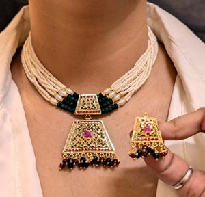 Jadau ชุดสร้อยคอและต่างหูทองแดงชุบทองวินเทจหรูหราสำหรับงานแต่งงานและงานหมั้นสำหรับสุภาพสตรี - Product Image 1