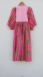 Robe mi-longue tigre à rayures roses de haute qualité avec col profond et fermeture en bloc imprimé mini robe longue fabricant indien - Product Image 2